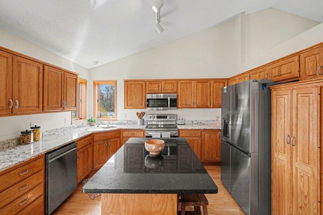 19077 Gladstone Boulevard N, Maple Grove, MN 55311