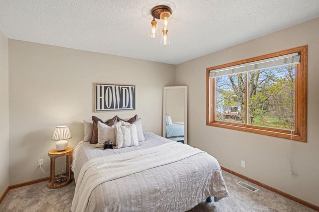 19077 Gladstone Boulevard N, Maple Grove, MN 55311