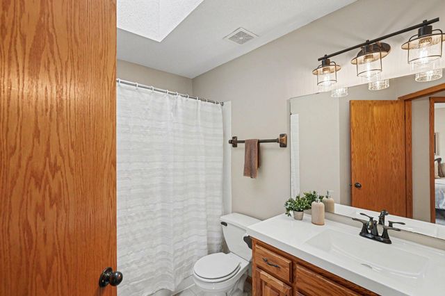 19077 Gladstone Boulevard N, Maple Grove, MN 55311