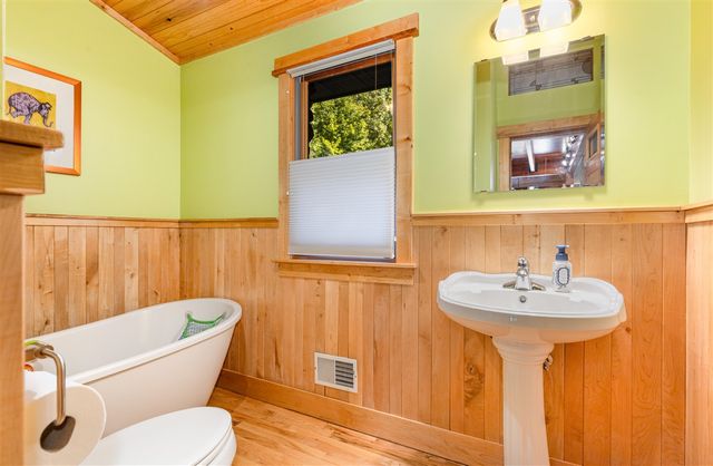 33 Star Gazer Lane, Comstock Park, MI 49321