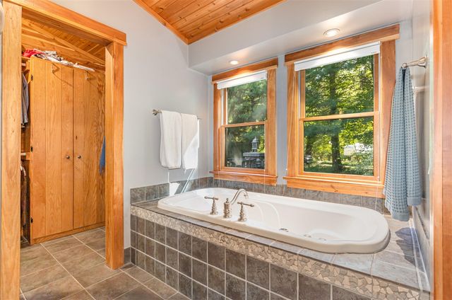 33 Star Gazer Lane, Comstock Park, MI 49321