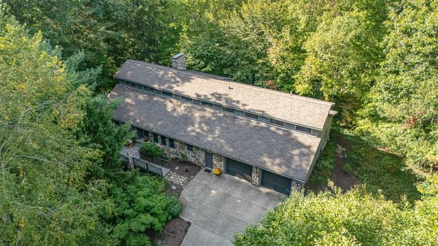 33 Star Gazer Lane, Comstock Park, MI 49321