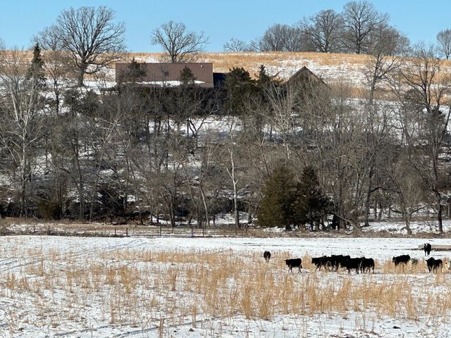 300 Round Up Lane, Bakersfield, MO 65609