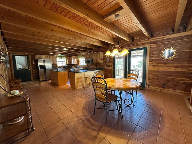 300 Round Up Lane, Bakersfield, MO 65609