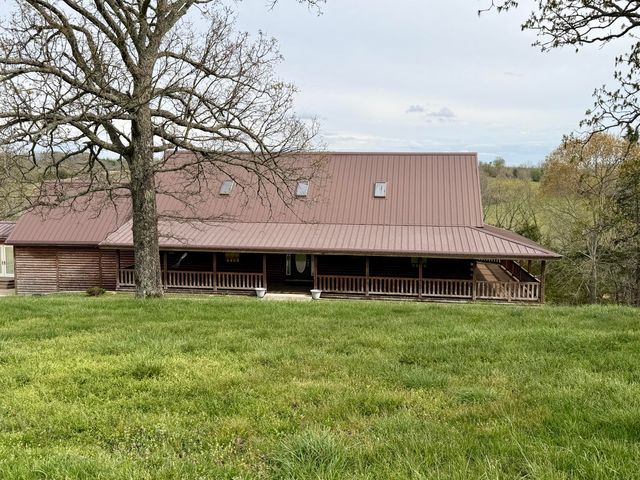 300 Round Up Lane, Bakersfield, MO 65609