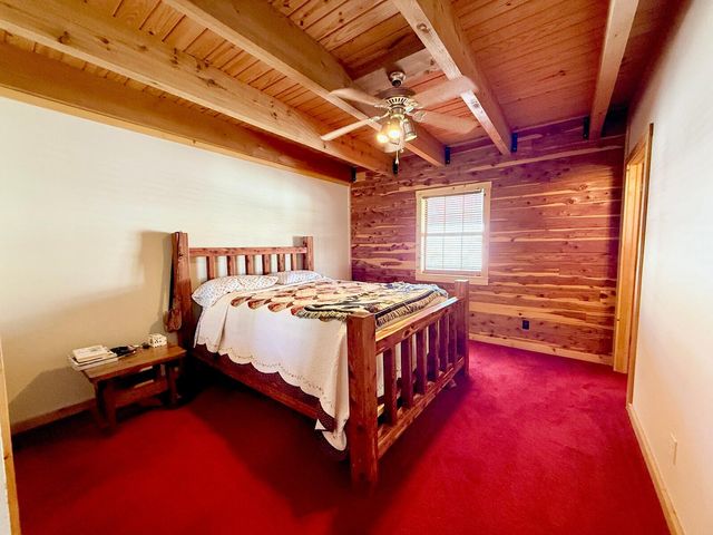 300 Round Up Lane, Bakersfield, MO 65609