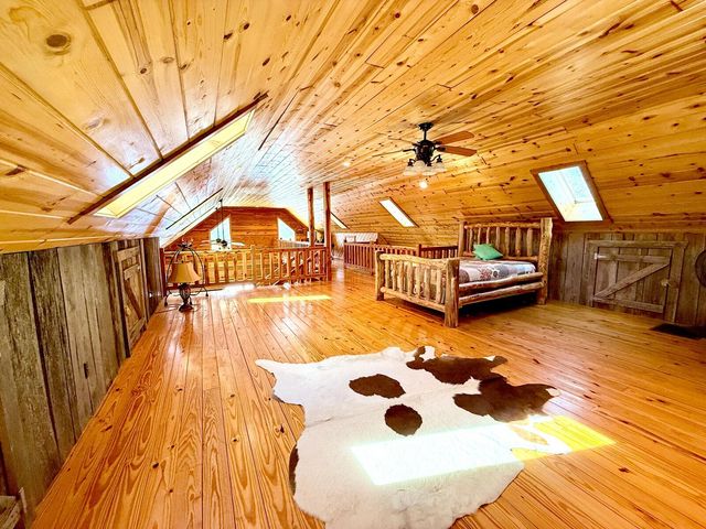 300 Round Up Lane, Bakersfield, MO 65609