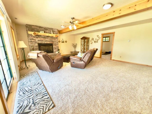 300 Round Up Lane, Bakersfield, MO 65609