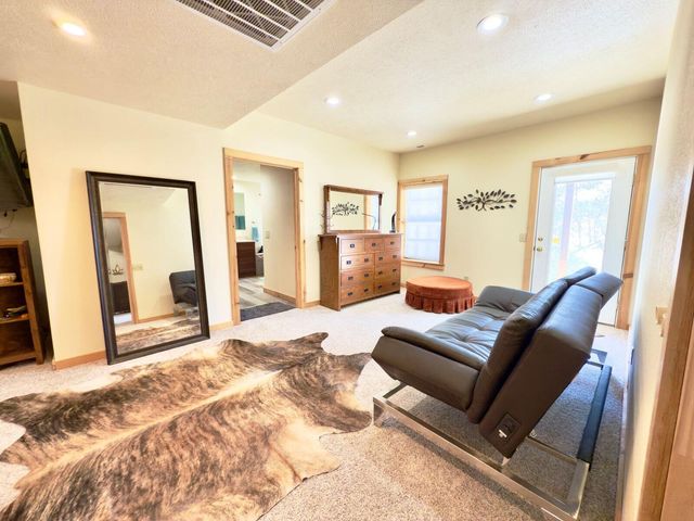 300 Round Up Lane, Bakersfield, MO 65609