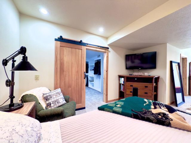 300 Round Up Lane, Bakersfield, MO 65609