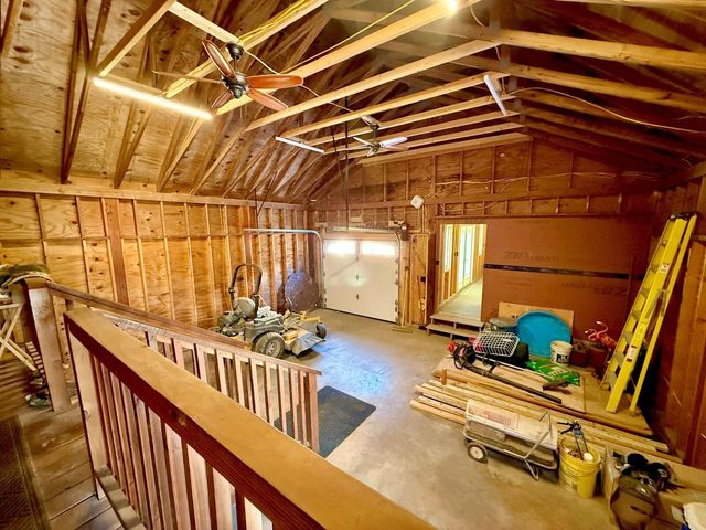 300 Round Up Lane, Bakersfield, MO 65609