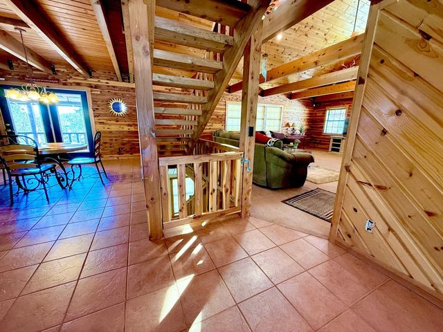 300 Round Up Lane, Bakersfield, MO 65609