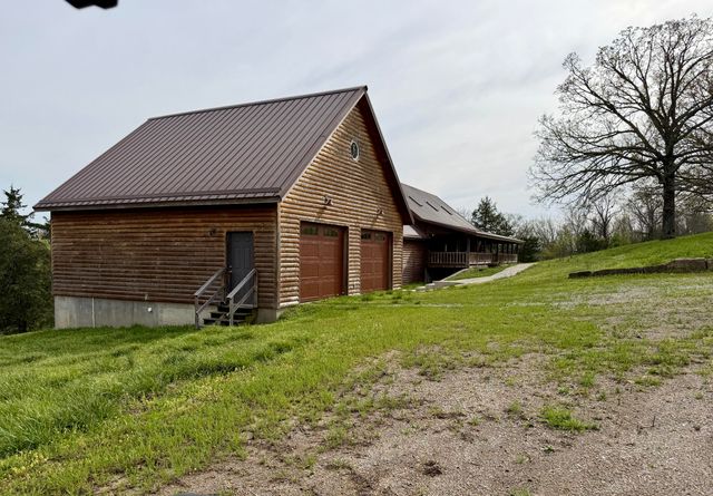 300 Round Up Lane, Bakersfield, MO 65609