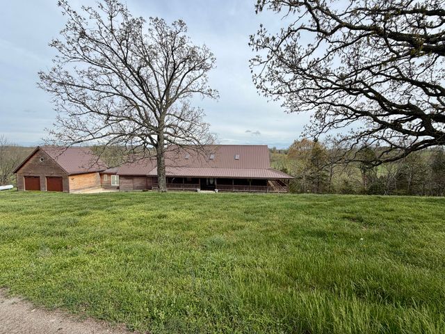 300 Round Up Lane, Bakersfield, MO 65609