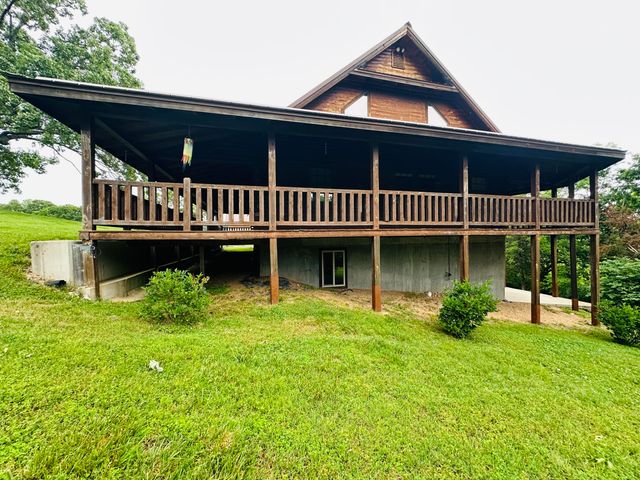 300 Round Up Lane, Bakersfield, MO 65609