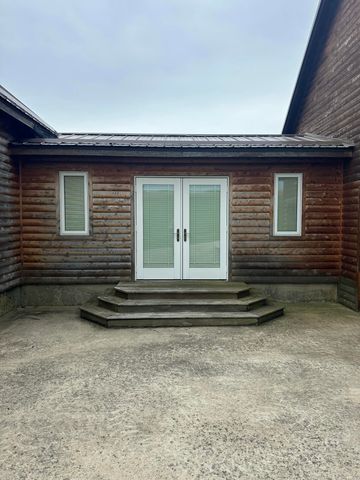 300 Round Up Lane, Bakersfield, MO 65609