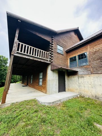 300 Round Up Lane, Bakersfield, MO 65609