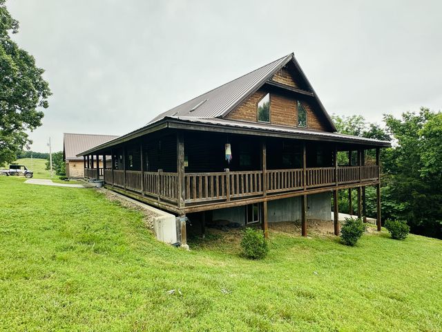 300 Round Up Lane, Bakersfield, MO 65609