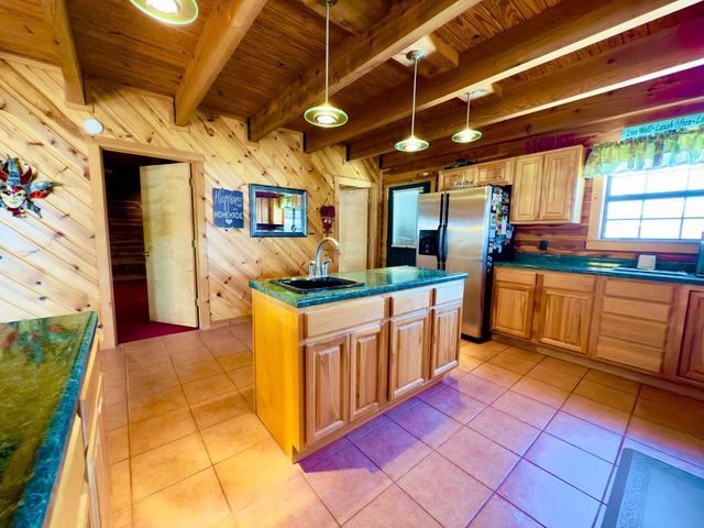 300 Round Up Lane, Bakersfield, MO 65609