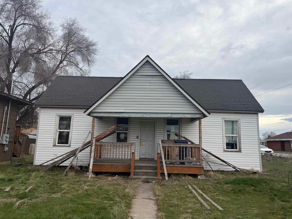 1002 E Princeton Ave, Spokane, WA 99207