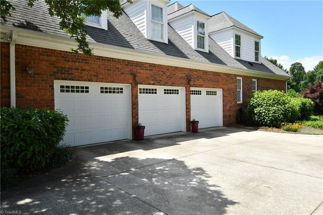 211 Surrey Path Court, Winston-salem, NC 27104