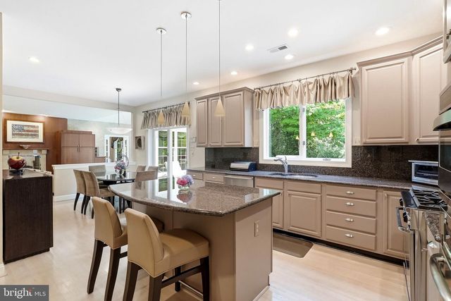 13 CHESTERLAND DR, Thornton, PA 19373