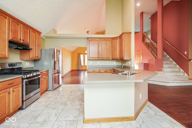 633 Savannah Drive, Greenwood, IN 46142