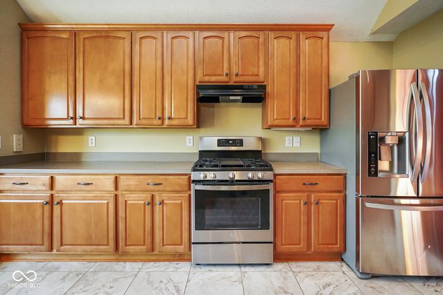 633 Savannah Drive, Greenwood, IN 46142