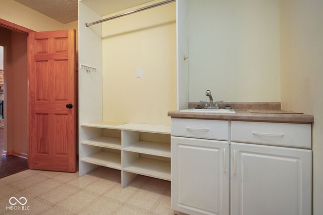 633 Savannah Drive, Greenwood, IN 46142