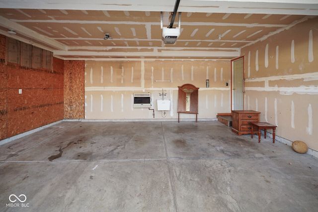 633 Savannah Drive, Greenwood, IN 46142