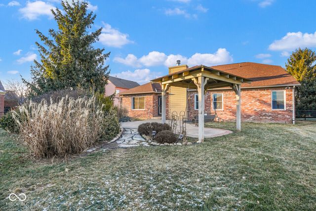 633 Savannah Drive, Greenwood, IN 46142