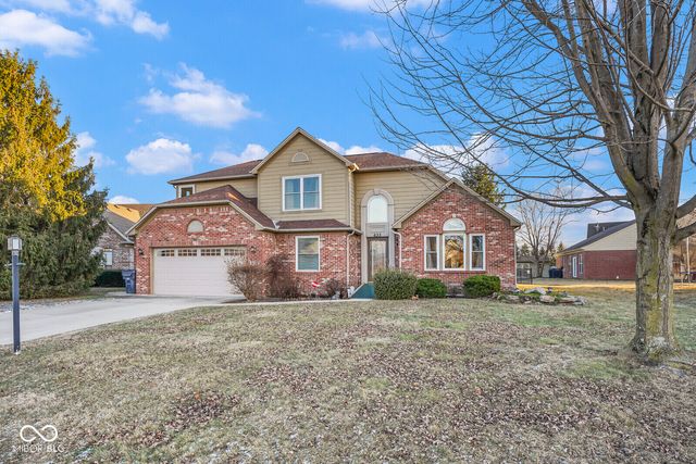633 Savannah Drive, Greenwood, IN 46142
