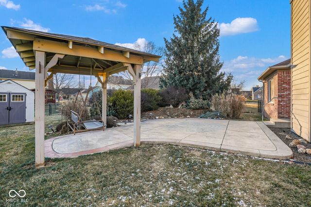 633 Savannah Drive, Greenwood, IN 46142