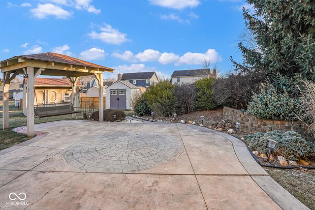 633 Savannah Drive, Greenwood, IN 46142