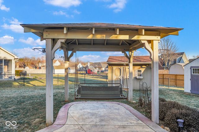 633 Savannah Drive, Greenwood, IN 46142