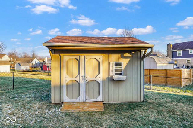 633 Savannah Drive, Greenwood, IN 46142