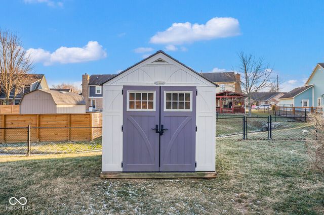 633 Savannah Drive, Greenwood, IN 46142