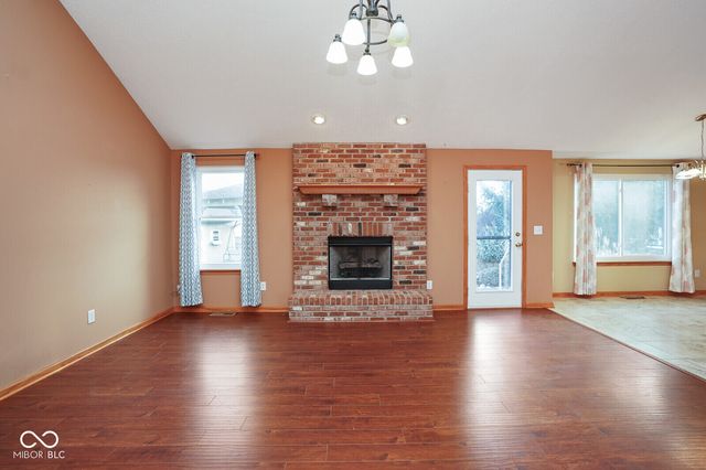 633 Savannah Drive, Greenwood, IN 46142