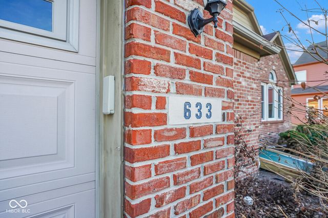 633 Savannah Drive, Greenwood, IN 46142