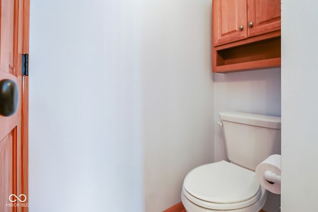 633 Savannah Drive, Greenwood, IN 46142