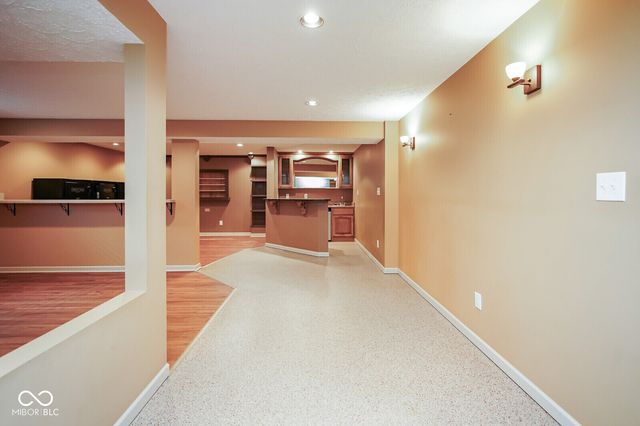 633 Savannah Drive, Greenwood, IN 46142