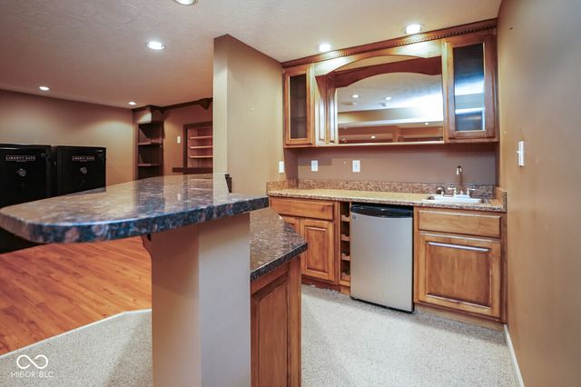 633 Savannah Drive, Greenwood, IN 46142