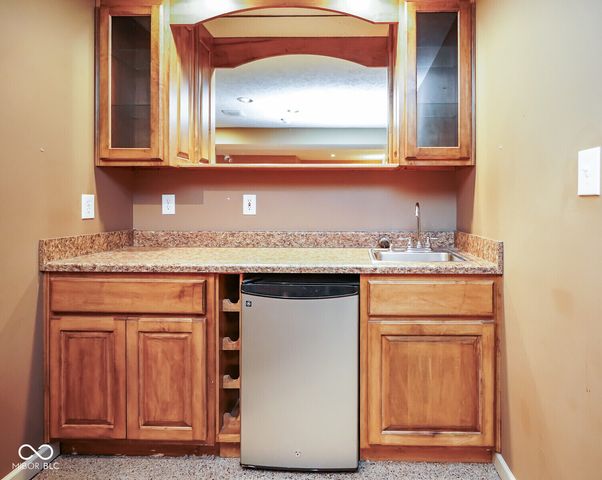 633 Savannah Drive, Greenwood, IN 46142