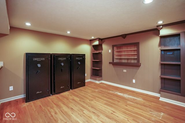 633 Savannah Drive, Greenwood, IN 46142