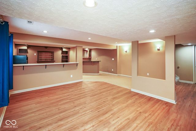 633 Savannah Drive, Greenwood, IN 46142