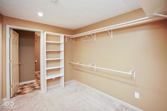 633 Savannah Drive, Greenwood, IN 46142