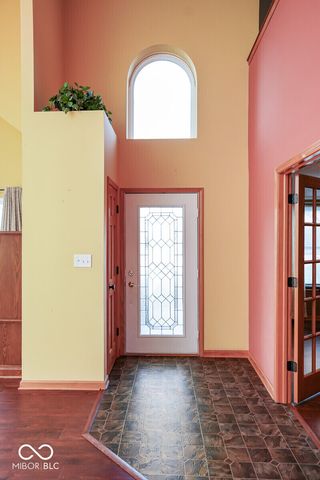 633 Savannah Drive, Greenwood, IN 46142