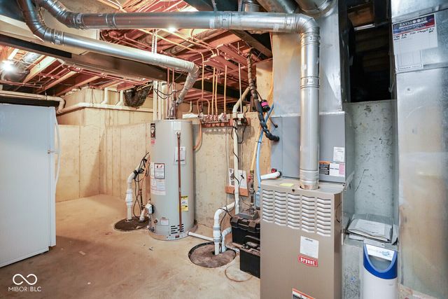 633 Savannah Drive, Greenwood, IN 46142