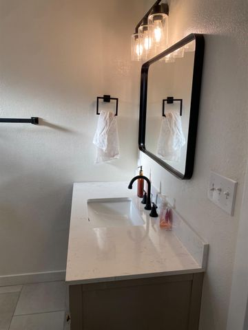 8936 Fashion Dr, Sacramento, CA 95826