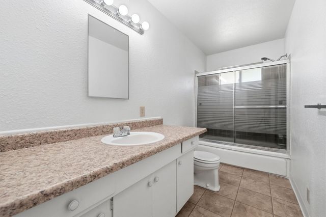 3560 Sacramento Drive, Redding, CA 96001